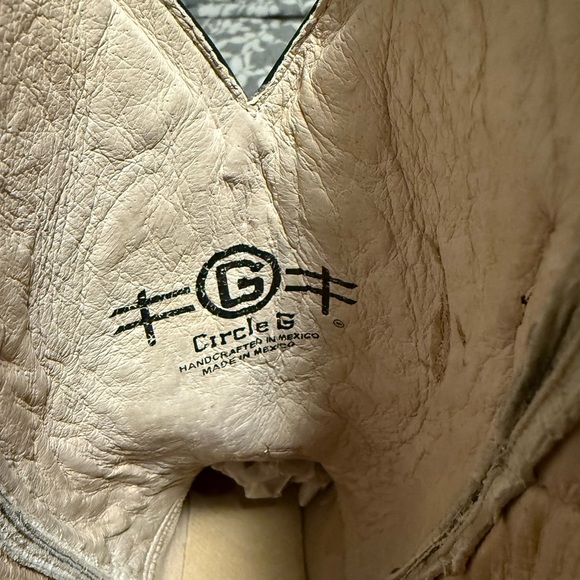 9.5 Circle G Tan Leather Boots with Black Soles - Picture 8 of 8